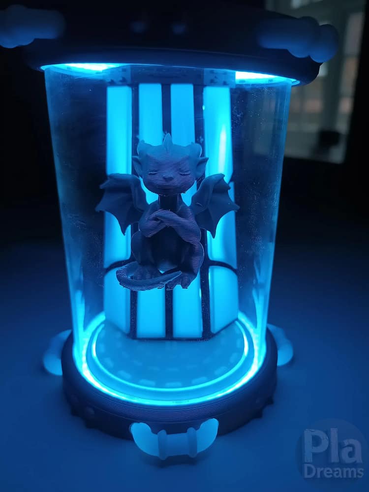 Xenomorph Facehugger Prop: Alien Movie Replica in Glass Incubator - Image 2